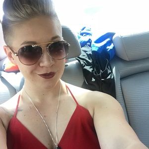 Meet your Posher, Lizzy